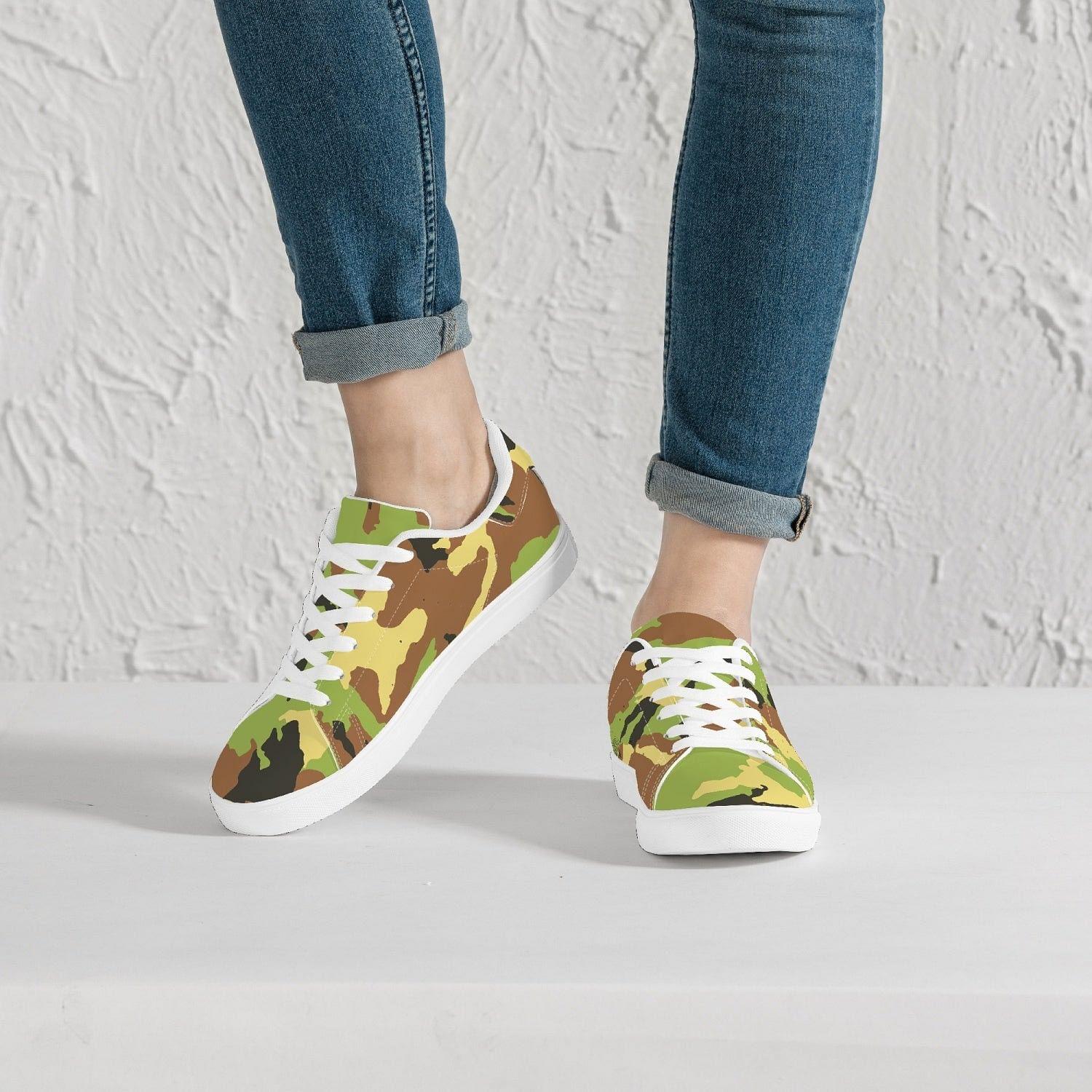 mo.be low top camo sneakers - mo.be